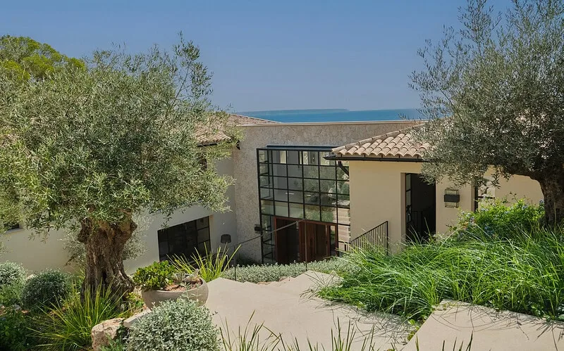 Timeless elegance with spectacular sea views in Alt Bendinat – photo 17