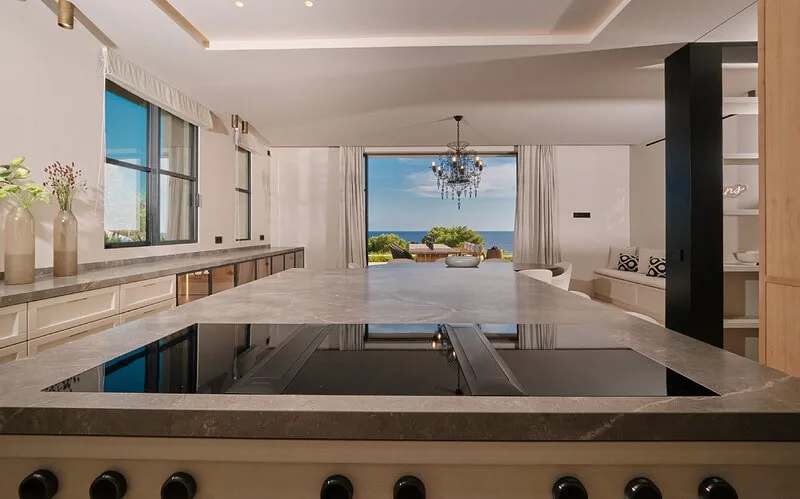 Timeless elegance with spectacular sea views in Alt Bendinat – photo 19
