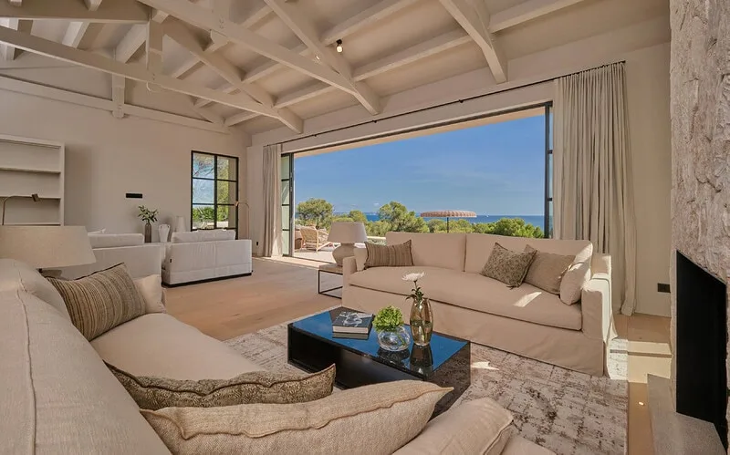 Timeless elegance with spectacular sea views in Alt Bendinat – photo 20