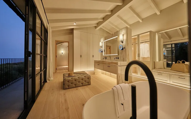 Timeless elegance with spectacular sea views in Alt Bendinat – photo 11