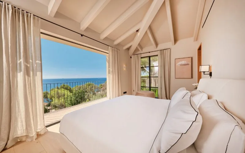 Timeless elegance with spectacular sea views in Alt Bendinat – photo 10