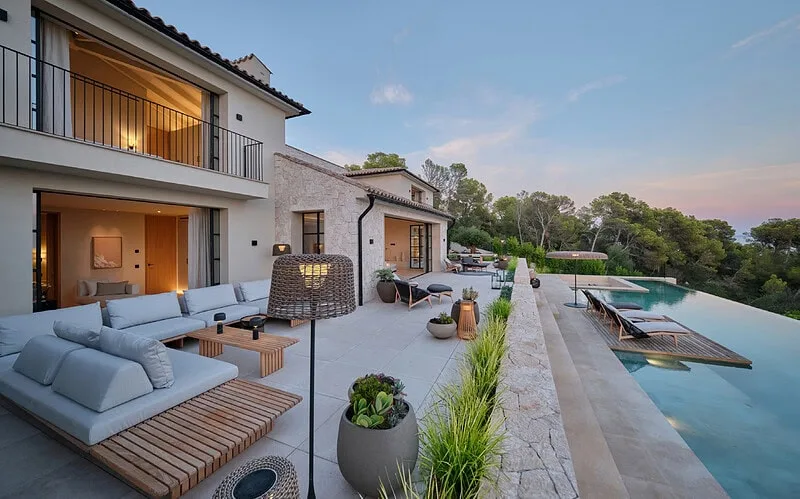 Timeless elegance with spectacular sea views in Alt Bendinat – photo 4